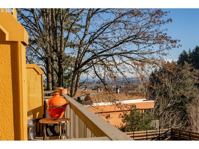 847 Sw Broadway Dr 32, Portland, OR 97201