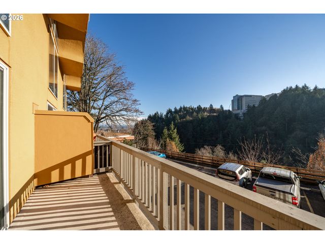 847 Sw Broadway Dr 32, Portland, OR 97201