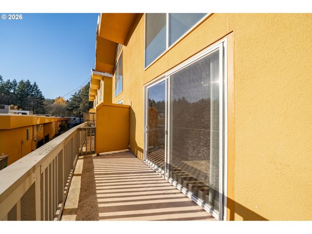 847 Sw Broadway Dr 32, Portland, OR 97201