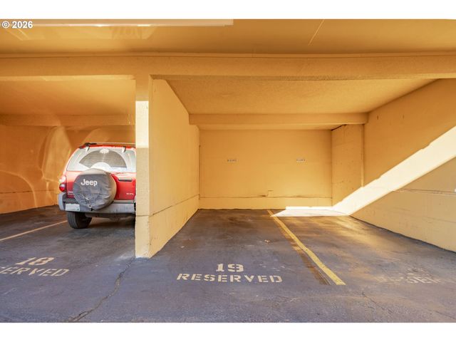 847 Sw Broadway Dr 32, Portland, OR 97201