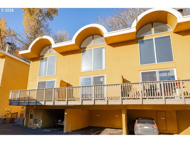 847 Sw Broadway Dr 32, Portland, OR 97201