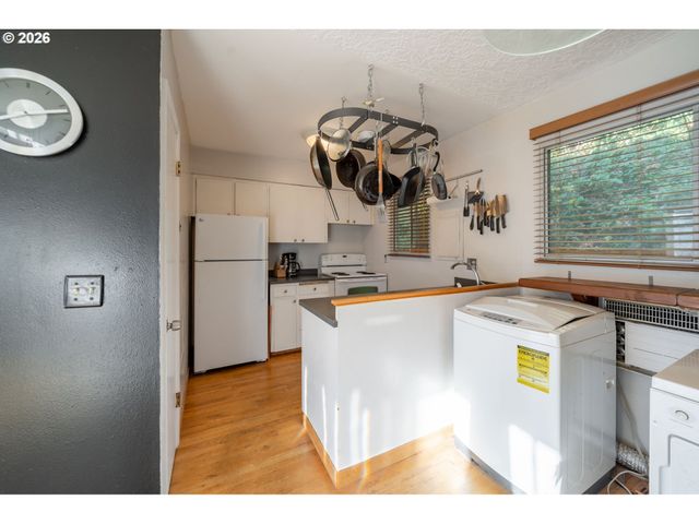 847 Sw Broadway Dr 32, Portland, OR 97201