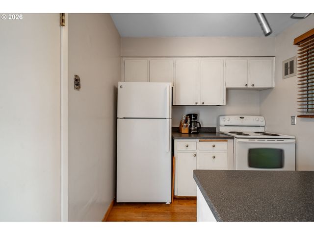 847 Sw Broadway Dr 32, Portland, OR 97201