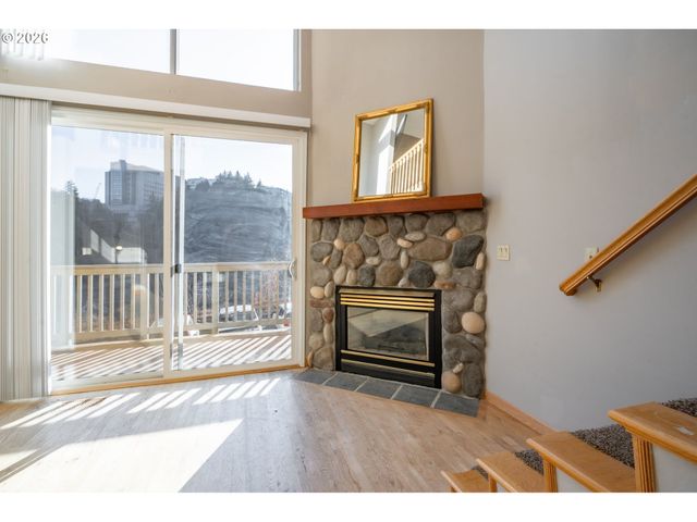 847 Sw Broadway Dr 32, Portland, OR 97201