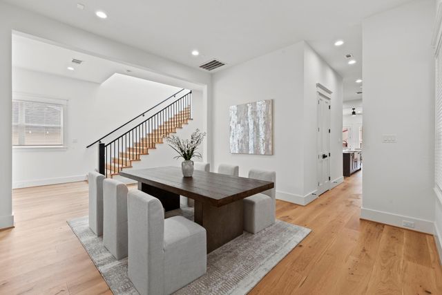 1524 Nicholson St, Houston, TX 77008