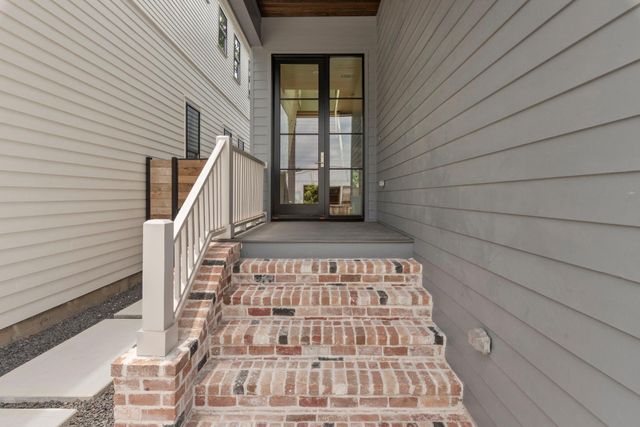 1524 Nicholson St, Houston, TX 77008