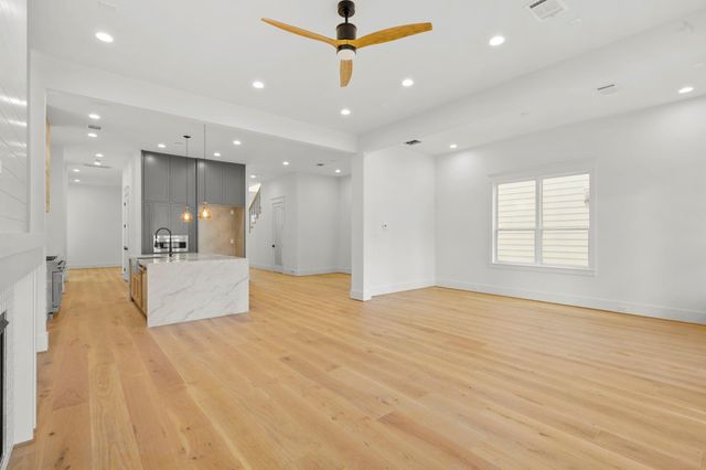 1524 Nicholson St, Houston, TX 77008