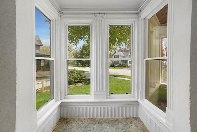 428 Lyman STREET, Oconomowoc, WI 53066