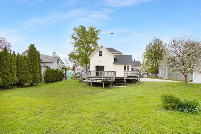 428 Lyman STREET, Oconomowoc, WI 53066