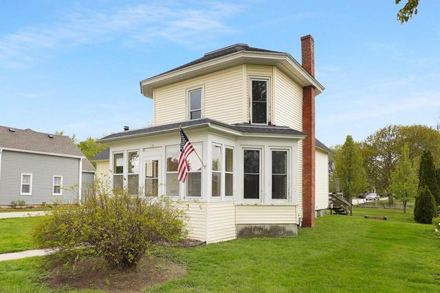 428 Lyman STREET, Oconomowoc, WI 53066