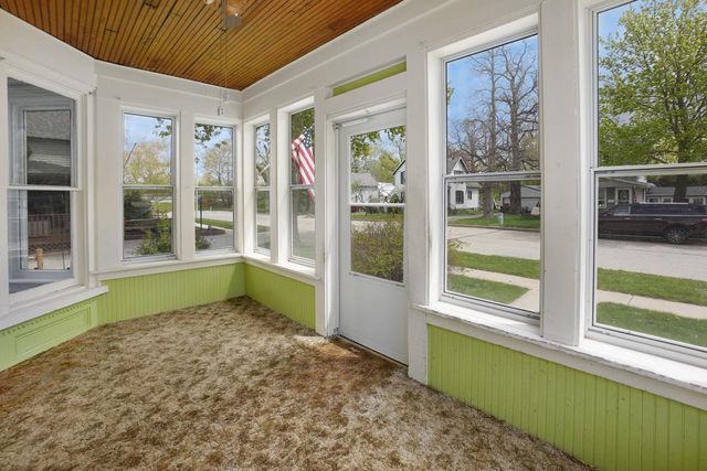 428 Lyman STREET, Oconomowoc, WI 53066