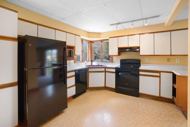 428 Lyman STREET, Oconomowoc, WI 53066