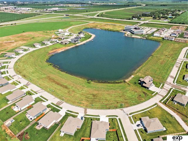 4594 E 18th Avenue, Fremont, NE 68025