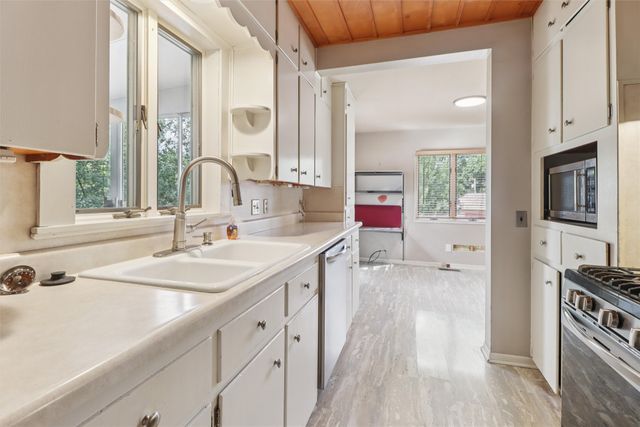 3711 Adams Avenue, Des Moines, IA 50310