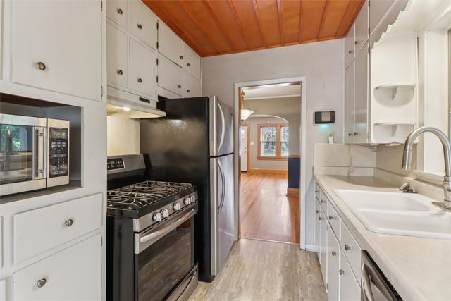 3711 Adams Avenue, Des Moines, IA 50310