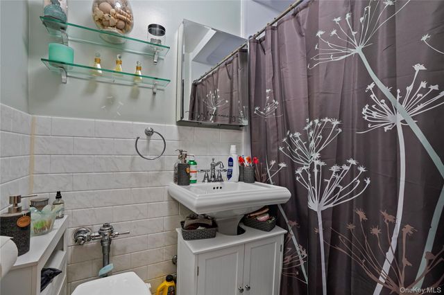 5 Sadore Ln 5R, Yonkers, NY 10710