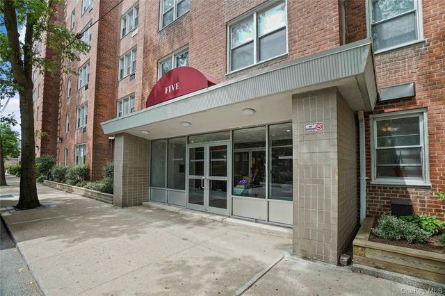 5 Sadore Ln 5R, Yonkers, NY 10710