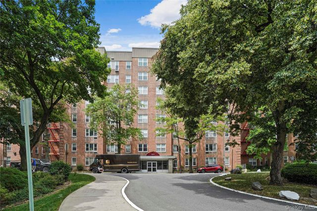 5 Sadore Ln 5R, Yonkers, NY 10710