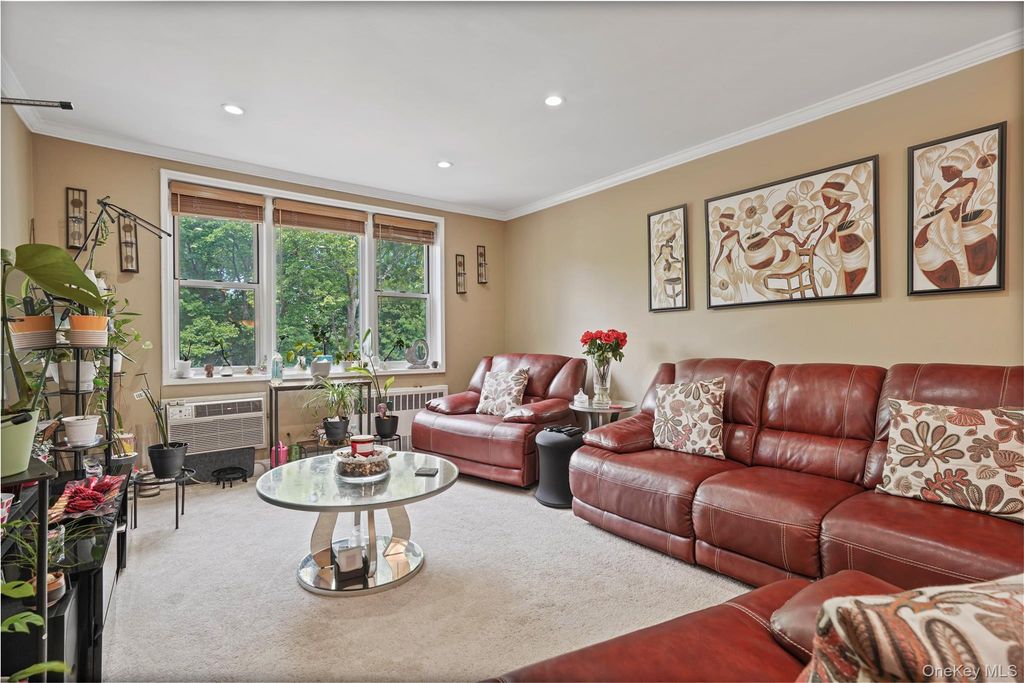5 Sadore Ln 5R, Yonkers, NY 10710