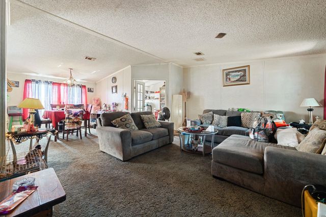 104 Dustins DR, Kyle, TX 78640