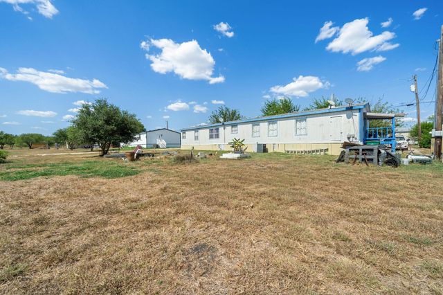 104 Dustins DR, Kyle, TX 78640