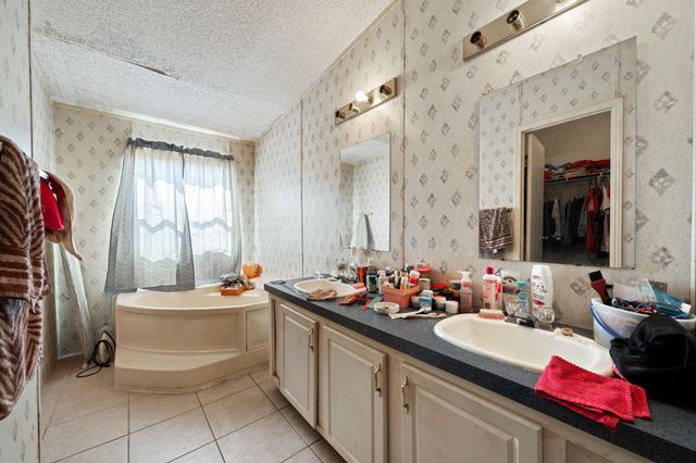104 Dustins DR, Kyle, TX 78640
