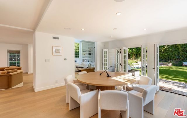 1248 N Wetherly Drive, Los Angeles, CA 90069