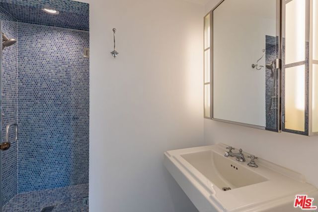 1248 N Wetherly Drive, Los Angeles, CA 90069