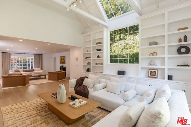 1248 N Wetherly Drive, Los Angeles, CA 90069