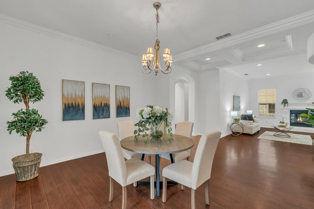 820 Wedge Wood Ct, West Sacramento, CA 95605