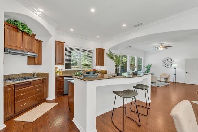 820 Wedge Wood Ct, West Sacramento, CA 95605