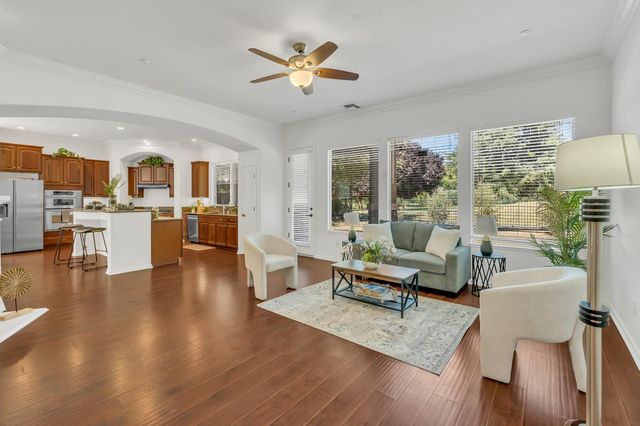 820 Wedge Wood Ct, West Sacramento, CA 95605