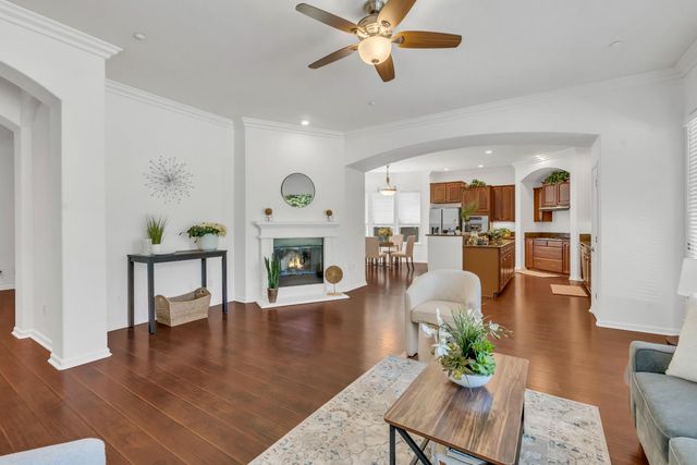 820 Wedge Wood Ct, West Sacramento, CA 95605