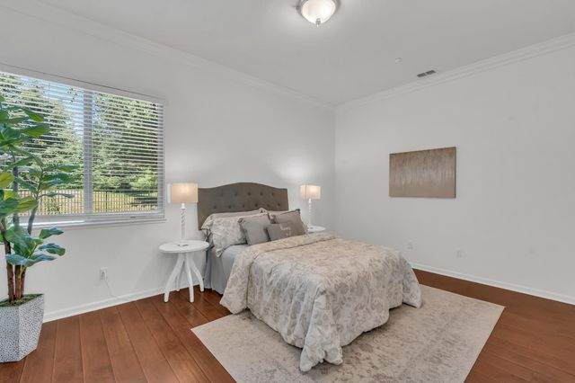 820 Wedge Wood Ct, West Sacramento, CA 95605