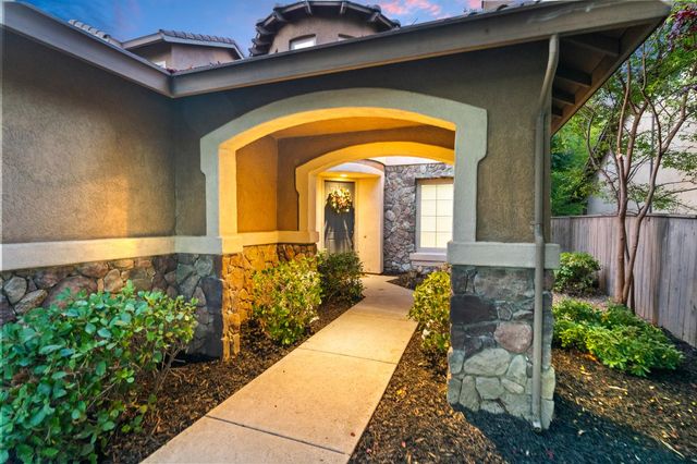 820 Wedge Wood Ct, West Sacramento, CA 95605