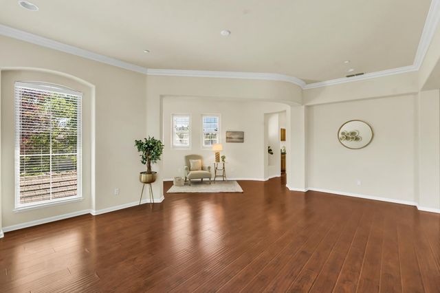 820 Wedge Wood Ct, West Sacramento, CA 95605