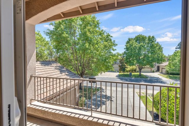 820 Wedge Wood Ct, West Sacramento, CA 95605