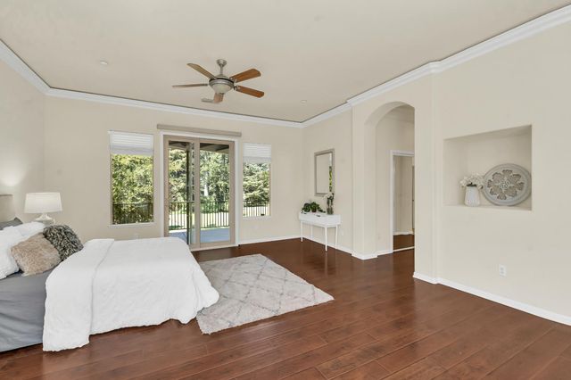 820 Wedge Wood Ct, West Sacramento, CA 95605