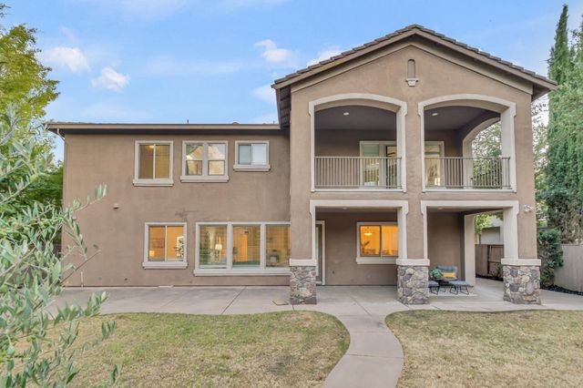 820 Wedge Wood Ct, West Sacramento, CA 95605