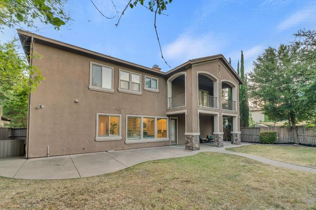 820 Wedge Wood Ct, West Sacramento, CA 95605