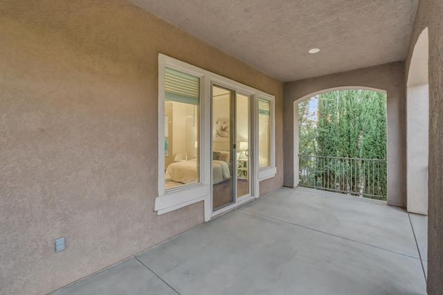 820 Wedge Wood Ct, West Sacramento, CA 95605