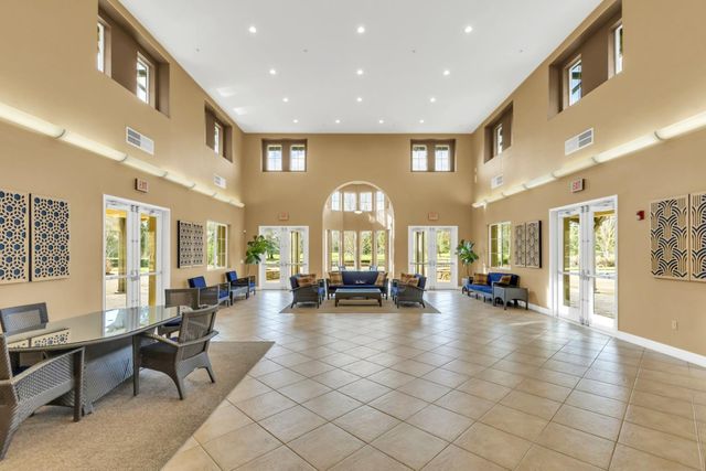 820 Wedge Wood Ct, West Sacramento, CA 95605