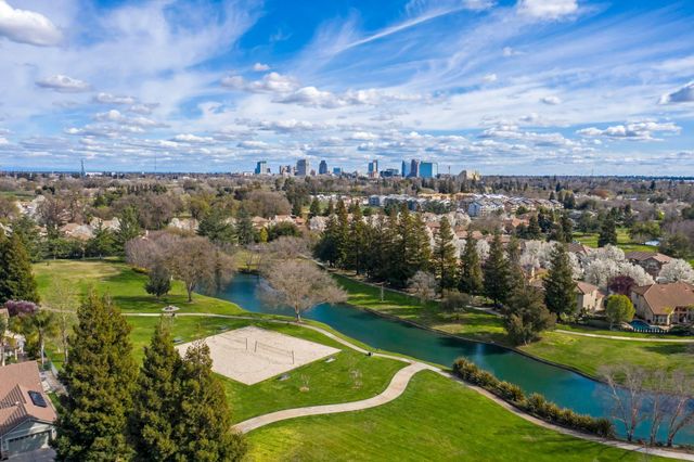 820 Wedge Wood Ct, West Sacramento, CA 95605