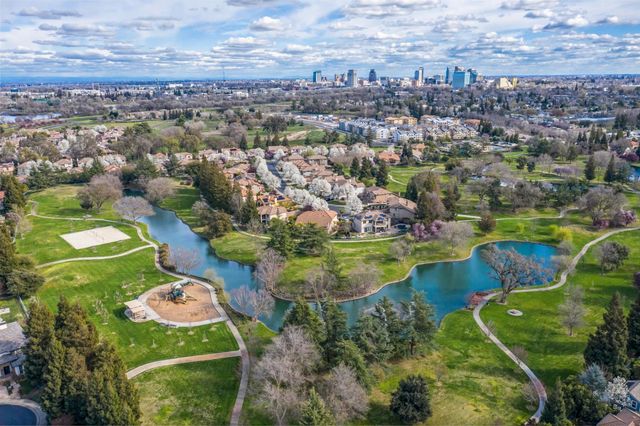 820 Wedge Wood Ct, West Sacramento, CA 95605