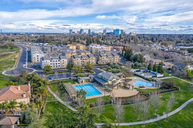 820 Wedge Wood Ct, West Sacramento, CA 95605