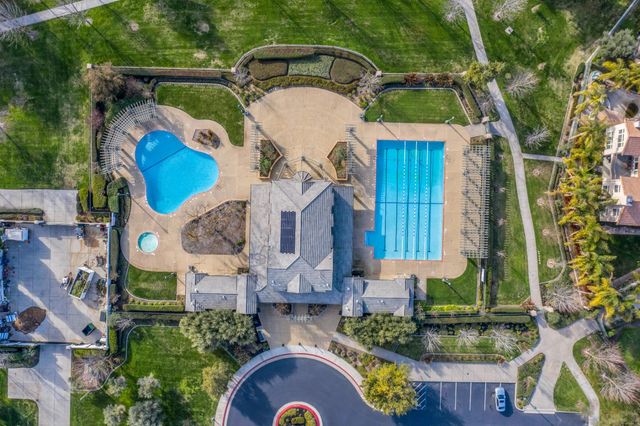 820 Wedge Wood Ct, West Sacramento, CA 95605