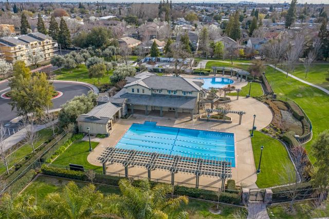 820 Wedge Wood Ct, West Sacramento, CA 95605