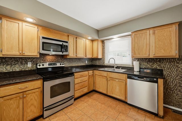 1525 Port Royal Drive, Lexington, KY 40504