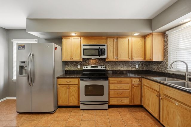 1525 Port Royal Drive, Lexington, KY 40504
