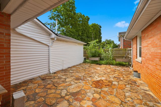 1525 Port Royal Drive, Lexington, KY 40504